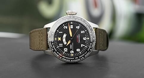 Pilot’s Watch Timezoner Spitfire Edition «The Longest Flight»