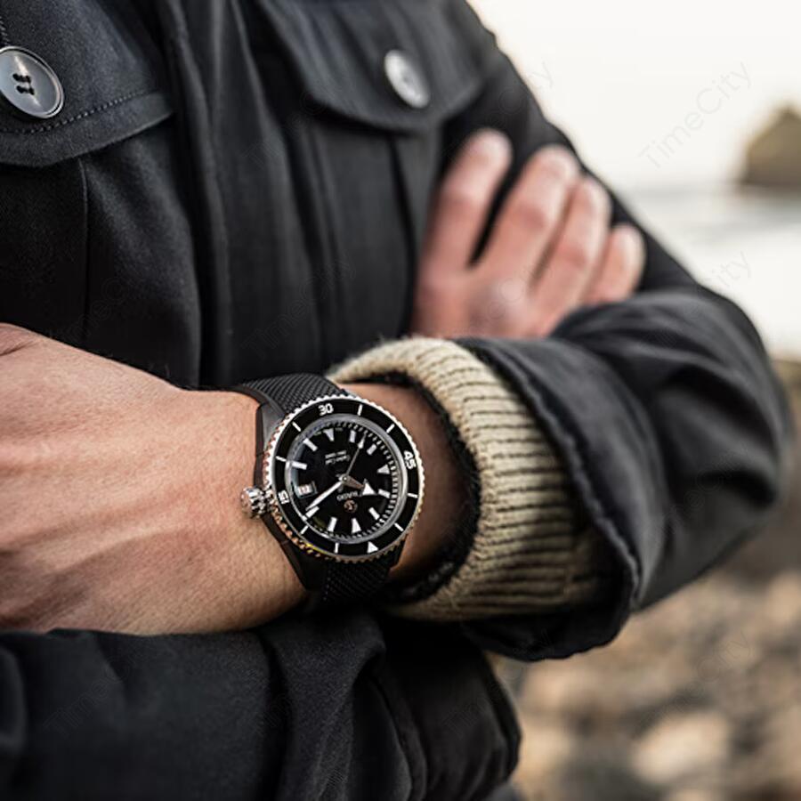 Rado R32129158 (r32129158) - Captain Cook High-Tech Ceramic Diver 43 mm