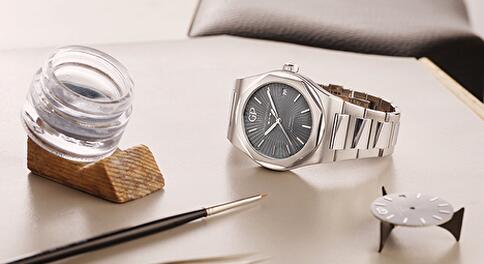 Girard-Perregaux  Laureato 42 mm