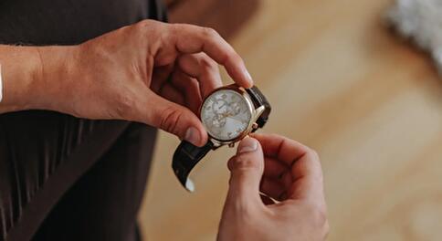 Как правильно заводить механические часы с автоподзаводом