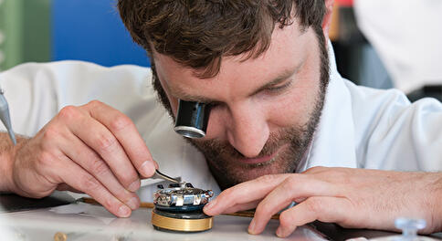 ПЯТИЛЕТНЯЯ ГАРАНТИЯ ОТ МАНУФАКТУРЫ ULYSSE NARDIN