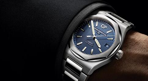 Laureato 42 mm